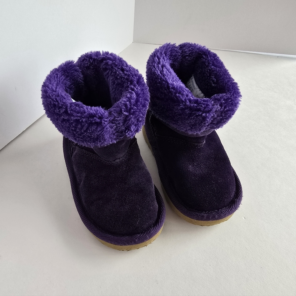The Children's Place kids soft boots